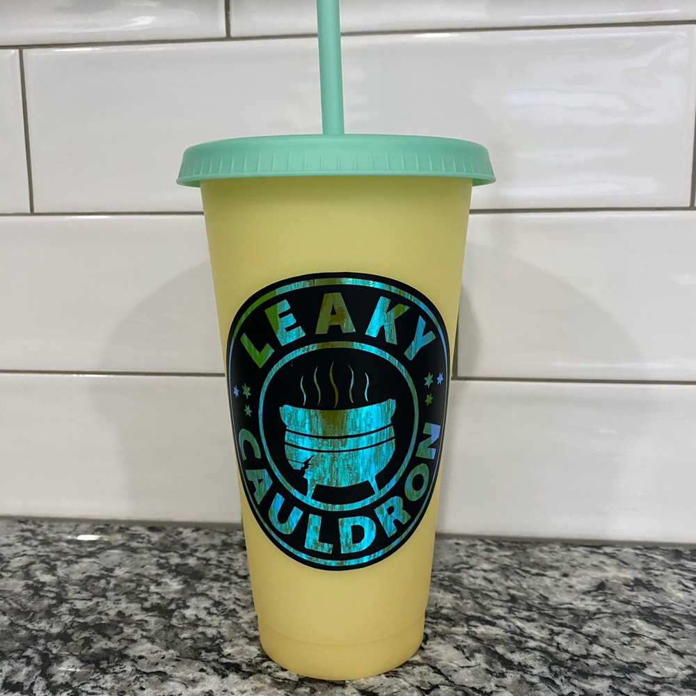 New! Leaky cauldron color changing cold cup